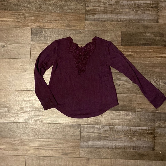 3/$20 ❤️ ERGE design crochet back sweater girls small (7-8) - Picture 1 of 5